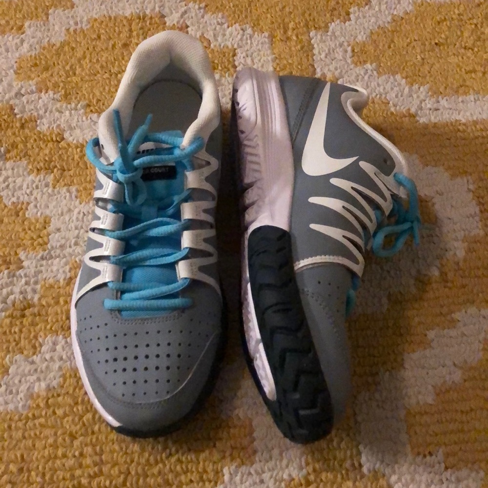 Nike tennis shoes